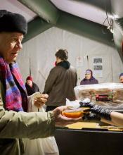 Бучанська громада допомагає столиці: Фабрика-кухня «ГотуЇмо» надає обіди від міжанродної благодійної організації World Central Kitchen. Бучанська громада допомагає столиці: Фабрика-кухня «ГотуЇмо» надає обіди від міжанродної благодійної організації World Central Kitchen.