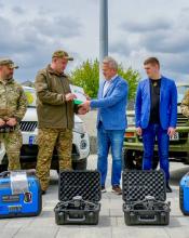 Бучанська громада відправила ще два авто на передову