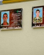 У Бучі відкрили меморіальні дошки на честь Героїв – Богдана Замостяна та Ігоря Недашківського