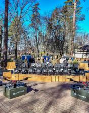 Передали допомогу для 16 бойових бригад, у яких служать наші земляки. На цю підтримку Бучанська громада спрямувала 12 мільйонів гривень.