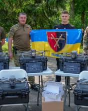 Бучанська громада передала на передову 10 дронів Autel та 500 плат ініціації для дистанційного мінування Бучанська громада передала на передову 10 дронів Autel та 500 плат ініціації для дистанційного мінування