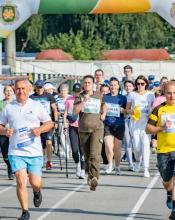 У Бучі відбувся Всеукраїнський благодійний забіг «Шаную воїнів, біжу за Героїв України» У Бучі відбувся Всеукраїнський благодійний забіг «Шаную воїнів, біжу за Героїв України»