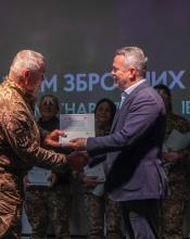 До Міжнародного дня волонтера та напередодні Дня Збройних Сил України відзначили тих, хто щодня робить країну сильнішою.