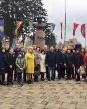 Тарасе, батьку, з Днем народження! Тарасе, батьку, з Днем народження!