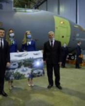 ВПЕРШЕ ЗА РОКИ НЕЗАЛЕЖНОСТІ ДЕРЖАВА ЗАМОВЛЯЄ У «АНТОНОВА» ТРИ НОВІ УКРАЇНСЬКІ ЛІТАКИ АН-178, ЯКІ ОТРИМАЄ АРМІЯ – ВОЛОДИМИР ЗЕЛЕНСЬКИЙ ВПЕРШЕ ЗА РОКИ НЕЗАЛЕЖНОСТІ ДЕРЖАВА ЗАМОВЛЯЄ У «АНТОНОВА» ТРИ НОВІ УКРАЇНСЬКІ ЛІТАКИ АН-178, ЯКІ ОТРИМАЄ АРМІЯ – ВОЛОДИМИР ЗЕЛЕНСЬКИЙ