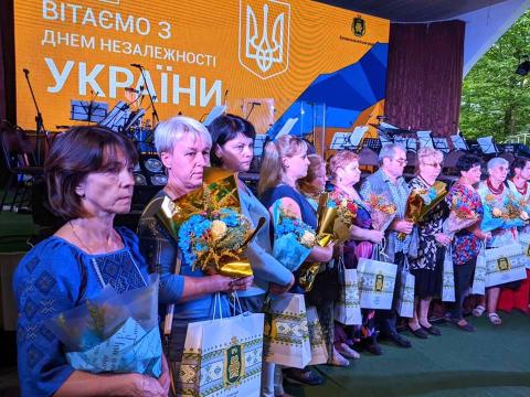 Їм завжди аплодують стоячи.... Їм завжди аплодують стоячи....