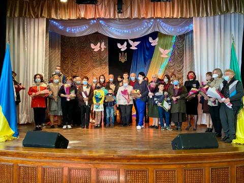 Їм завжди присутні аплодують стоячи ... Їм завжди присутні аплодують стоячи ...