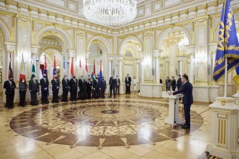 Україна зацікавлена у розвитку діалогу та партнерства з державами, які поділяють демократичні цінності – Президент під час вручення вірчих грамот новопризначеними послами Україна зацікавлена у розвитку діалогу та партнерства з державами, які поділяють демократичні цінності – Президент під час вручення вірчих грамот новопризначеними послами