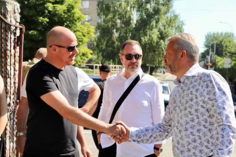 Про шляхи співпраці Про шляхи співпраці