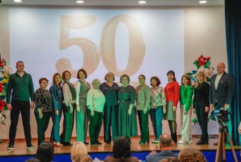 Бучанський ліцей №3 відзначив 50-річчя: свято єдності, пам’яті та творчості Бучанський ліцей №3 відзначив 50-річчя: свято єдності, пам’яті та творчості