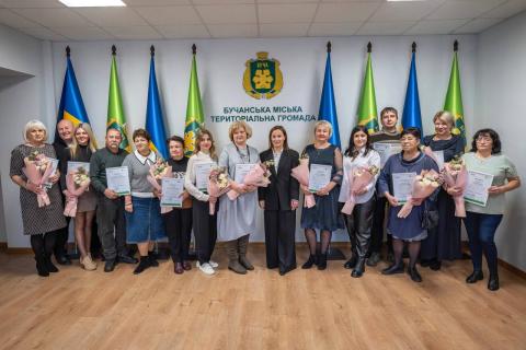 Напередодні Всеукраїнського дня працівників культури та майстрів народного мистецтва відзначили тих, хто своєю працею наповнює громаду творчістю, натхненням і теплом Напередодні Всеукраїнського дня працівників культури та майстрів народного мистецтва відзначили тих, хто своєю працею наповнює громаду творчістю, натхненням і теплом