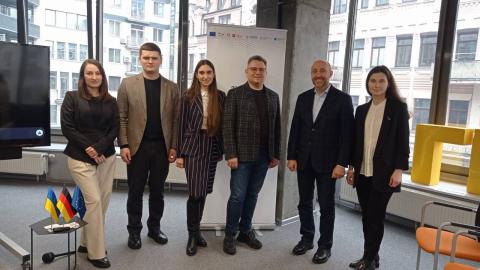 Розширюємо міжнародну співпрацю Розширюємо міжнародну співпрацю