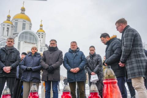 Бучу відвідала делегація провідних політиків Франції, Швеції та представників Європарламенту.