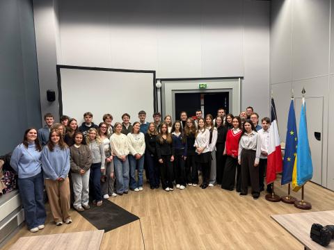 Майбутнє неможливе без знання свого минулого. Пам’ять – це фундамент, на якому тримається сильне суспільство. Майбутнє неможливе без знання свого минулого. Пам’ять – це фундамент, на якому тримається сильне суспільство.