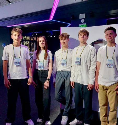 Обдаровані школярі Бучанської громади отримали відзнаки на обласному МАН-івенті «Віват, досліднику, віват»!