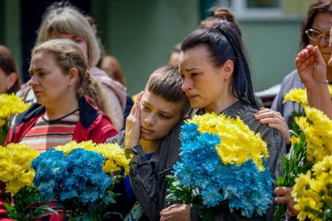 «Він став щитом для свого міста – і не дав ворогу пройти»: у Бучі відкрили меморіальну дошку на честь Героя Віталія Фесюка «Він став щитом для свого міста – і не дав ворогу пройти»: у Бучі відкрили меморіальну дошку на честь Героя Віталія Фесюка