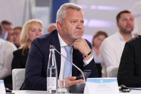 Ужгород. Відбувся предметний і відвертий діалог між Президентом Володимиром Зеленським, урядом, обласною та місцевою владою в рамках Конгресу місцевих та регіональних влад при Президентові України