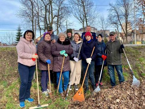 Традиційна весняна толока: жителі Бучанської громади згуртувалися заради чистого довкілля.