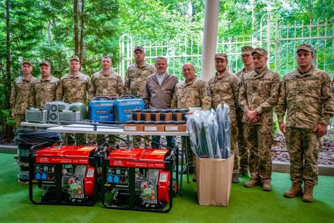 У Бучі відбувсч концерт Kalush Orchestra, який організували спільно з Благодійним фондом «Справжні Українці» У Бучі відбувсч концерт Kalush Orchestra, який організували спільно з Благодійним фондом «Справжні Українці»