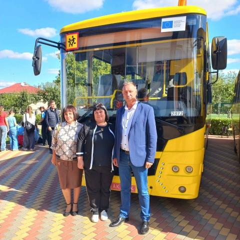 Комфортна дорога до знань: Блиставицька школа №6 отримала інклюзивний автобус Комфортна дорога до знань: Блиставицька школа №6 отримала інклюзивний автобус