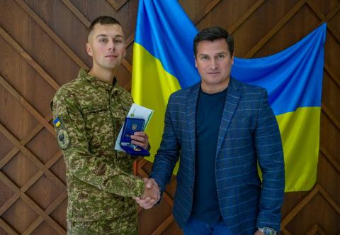 День вдячності й шани. З нагоди Дня захисників та захисниць України у Бучі подякували військовим за мужність, силу та відданість країні День вдячності й шани. З нагоди Дня захисників та захисниць України у Бучі подякували військовим за мужність, силу та відданість країні