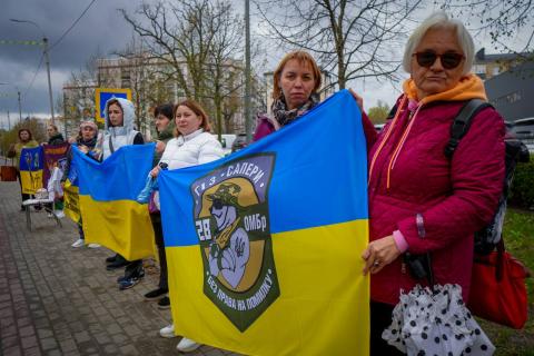 Стань голосом зниклих... У Бучі пройшла мирна акція «Голоси тиші».
