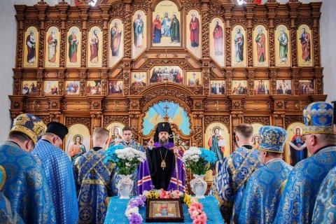 Намісник Свято-Михайлівського Золотоверхого монастиря архієпископ Вишгородський Агапіт завітав до Синяка Намісник Свято-Михайлівського Золотоверхого монастиря архієпископ Вишгородський Агапіт завітав до Синяка