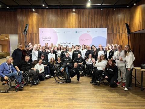 Амбасадор проєкту «Рух без бар’єрів» у Бучі Віталій Пчолкін взяв участь у зустрічі амбасадорів за участю Першої леді Олени Зеленської