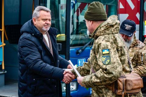 Чотири автобуси передала Бучанська громада Збройним Силам України Чотири автобуси передала Бучанська громада Збройним Силам України
