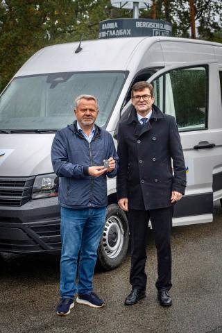 Бучанська громада отримала від Посольства Німеччини два мікроавтобуси Volkswagen Crafter