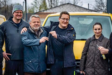 Два мікроавтобуси Volkswagen передані Бучі від наших друзів із німецького міста-партнера Бергіш-Гладбах