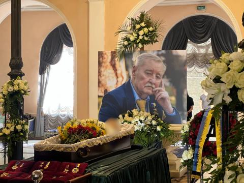 У Києві попрощалися з Маестро: Ігоря Поклада провели в останню путь У Києві попрощалися з Маестро: Ігоря Поклада провели в останню путь