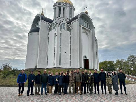 Бучу відвідали представники Київської асоціації військових аташе, аби вшанувати пам’ять загиблих Бучу відвідали представники Київської асоціації військових аташе, аби вшанувати пам’ять загиблих
