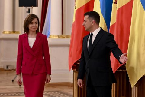 Президенти України та Молдови підписали двосторонні документи Президенти України та Молдови підписали двосторонні документи