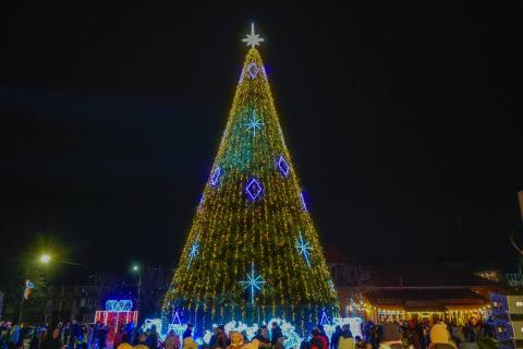 Святий Миколай завітав до Бучі: тепло, емоції й віра у диво