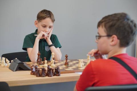 У новій дитячо-юнацькій спортивній школі Бучі відбулася знакова подія – перший турнір із шахів!