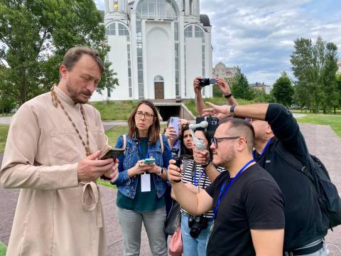 Журналісти з країн Латинської Америки відвідали Бучу та стали свідками наслідків російської агресії Журналісти з країн Латинської Америки відвідали Бучу та стали свідками наслідків російської агресії