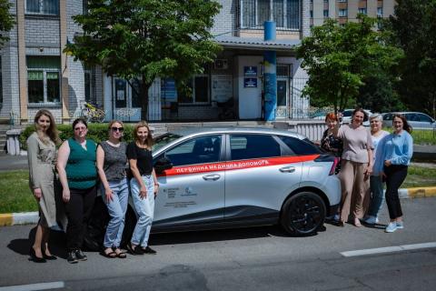 Бучанський центр первинної медико-санітарної допомоги отримав новий електромобіль MG4 Electric