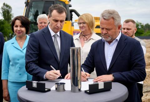 Закладено капсулу для будівництва нового корпусу Київського обласного центру ментального здоров'я у Ворзелі Закладено капсулу для будівництва нового корпусу Київського обласного центру ментального здоров'я у Ворзелі