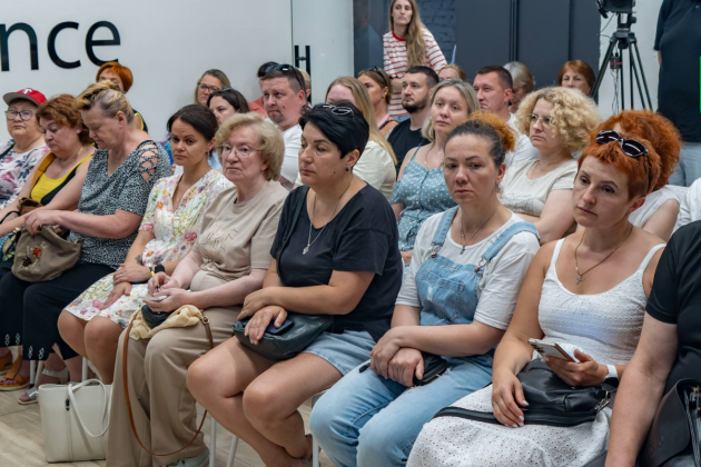 У Бучі відбулася зустріч із мешканцями багатоквартирних будинків, які увійшли до 11-го лоту проєкту HOPE – «Ремонт житла для відновлення прав і можливостей людей». У Бучі відбулася зустріч із мешканцями багатоквартирних будинків, які увійшли до 11-го лоту проєкту HOPE – «Ремонт житла для відновлення прав і можливостей людей».
