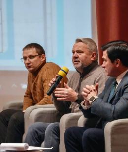 Відбулись громадські обговорення щодо реконструкції житла в Гаврилівці. Для села це важливий крок: у межах проєкту «Ремонт житла для розширення прав і можливостей людей «HOPE» тут планується відновлення 13 багатоквартирних будинків.