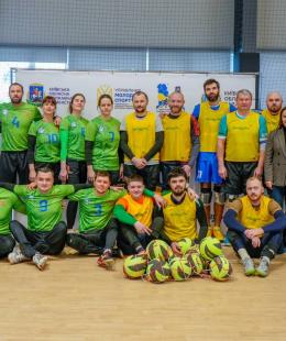 У Бучі відбулося відкрите тренування та товариський матч із волейболу сидячи, що об’єднали ветеранів війни.